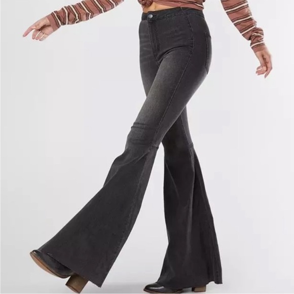 Free People We The Free Just Float on Super Flare Jeans Washed Black Raw Hem- 25 - Picture 5 of 14
